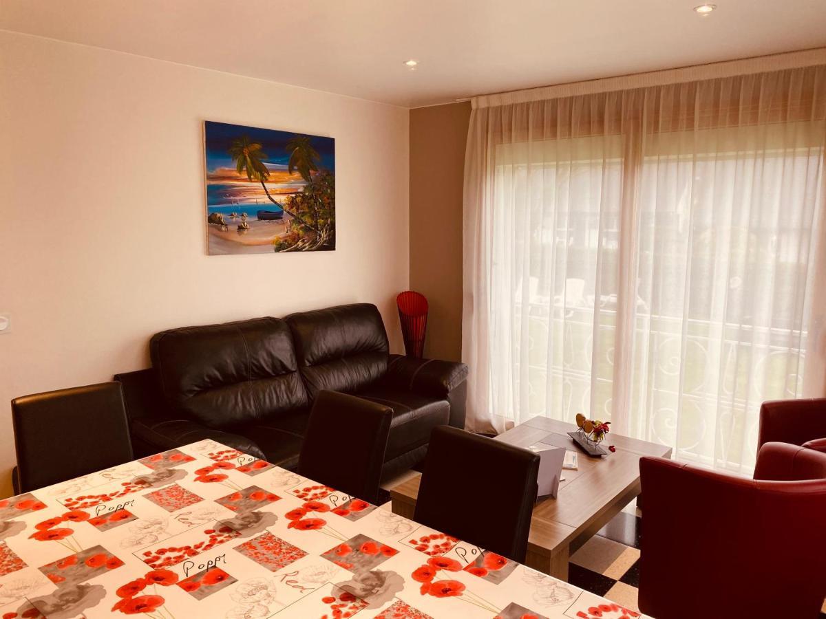 Hotel Contact - Les Bleuets & La Riviere-Saint-Sauveur