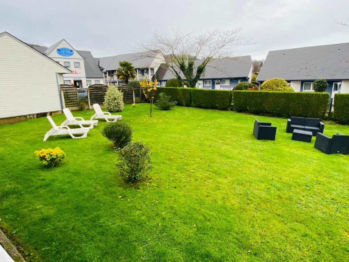 Contact - Les Bleuets & Hotel La Riviere-Saint-Sauveur