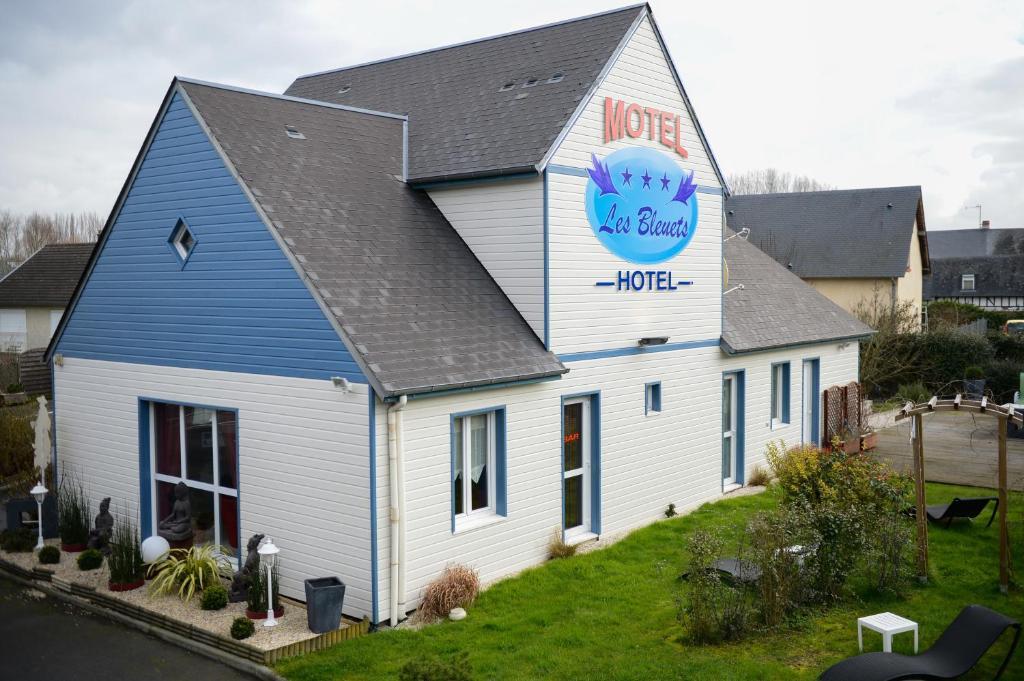 Contact - Les Bleuets & Hotel La Riviere-Saint-Sauveur